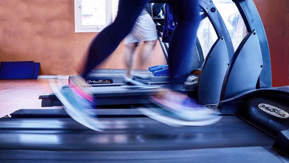 Running treadmill